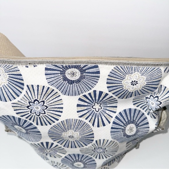 Oioi Be Spicy Diaper Bag Messenger Navy Medallion on Ivory Design - Picture 4 of 15